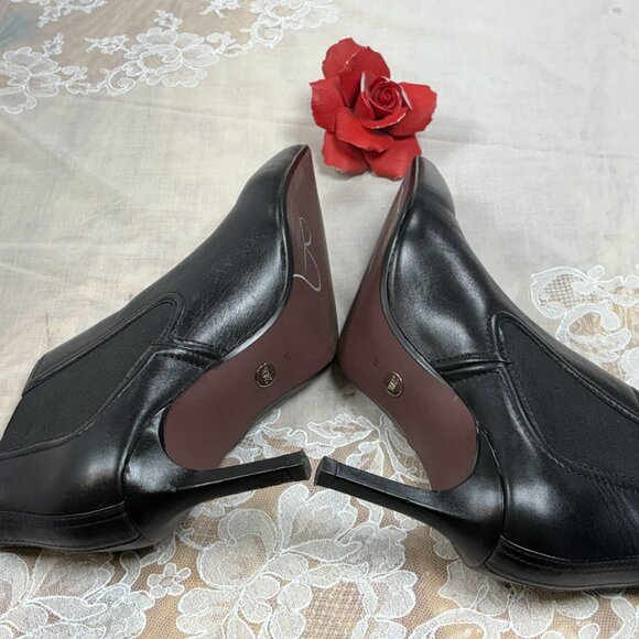 NEW-ZARA-Women black leather heel Boots.Cambodia. - Picture 11 of 12